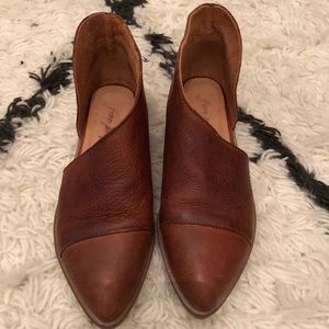 Free People Royale flat in Whiskey Taupe sz 36